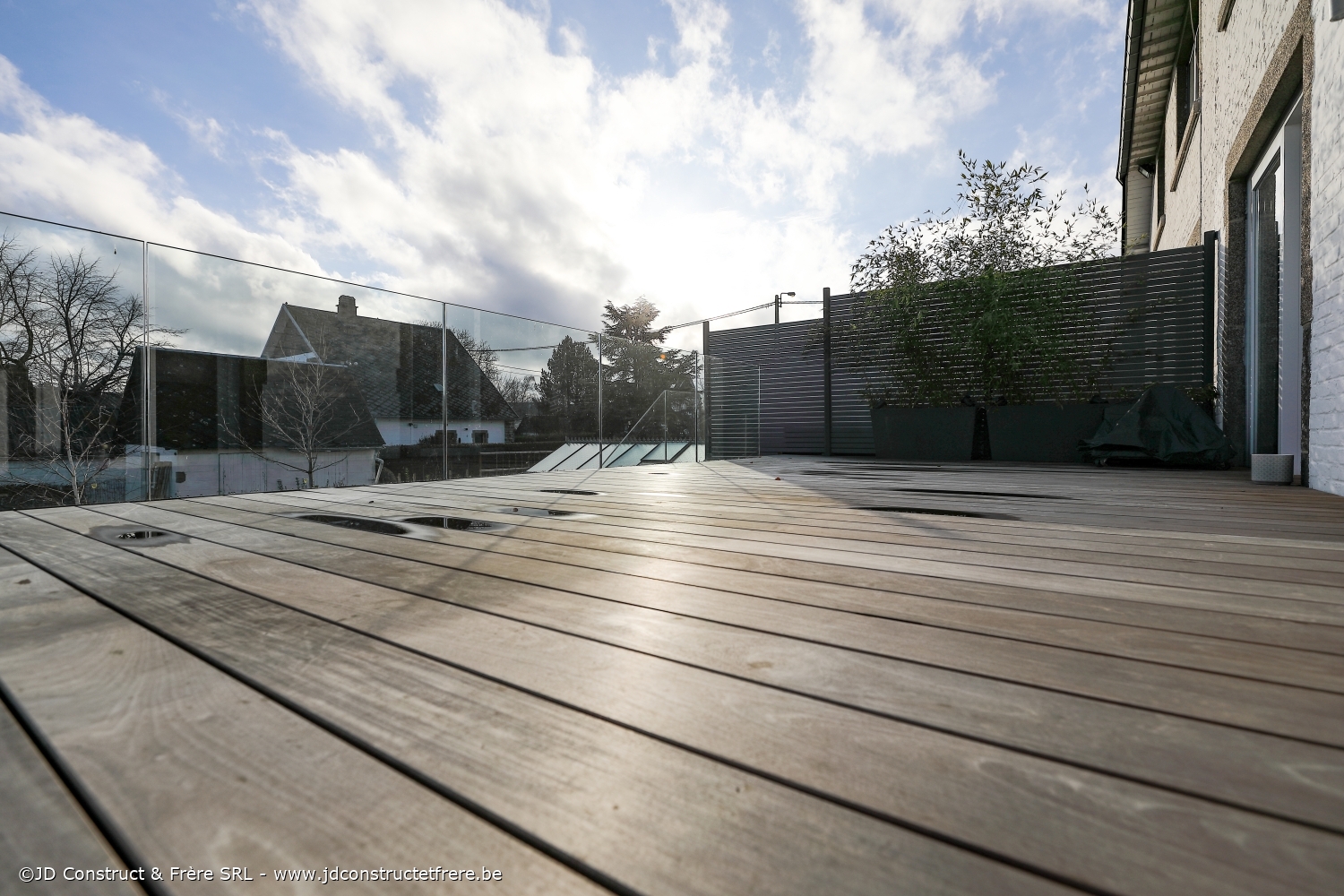 Du terrassement à la terrasse